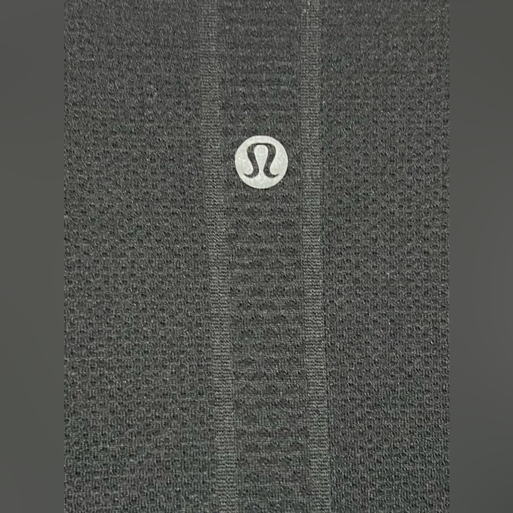 Lululemon Black Swiftly Tech Long Sleeve Crew Thumb Holes Run Yoga Activewear - Picture 11 of 12